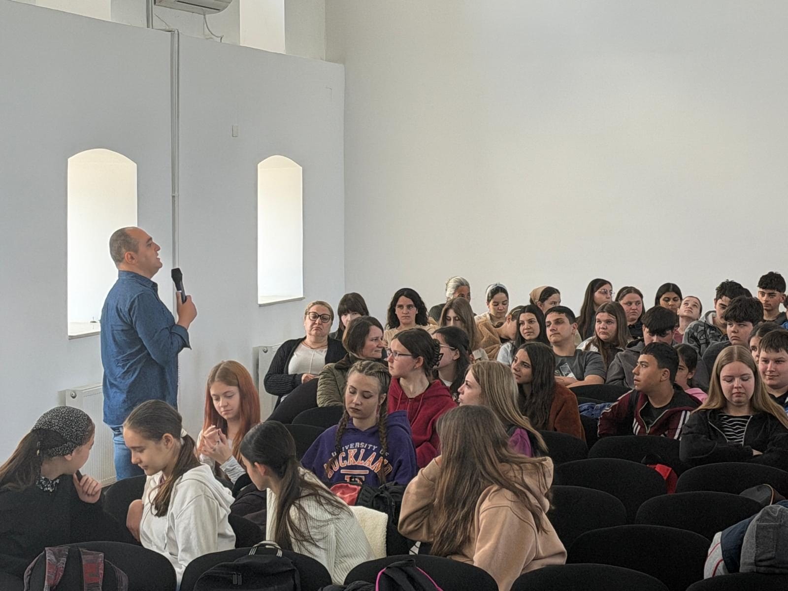 Dezbatere publică la Căminul Cultural din Pâncota, 30 aprilie 2026 (fotografia 1 din 11)
